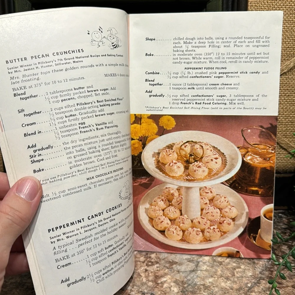 Vintage Pillsbury cookbook